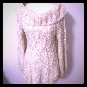 Arden B Winter White Sweater - Beautiful!